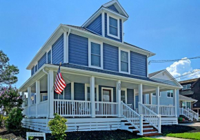 Stylish house one block to beach with linens and parking